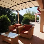 Aux Cypres Du Sud : Et Montagne Villa *