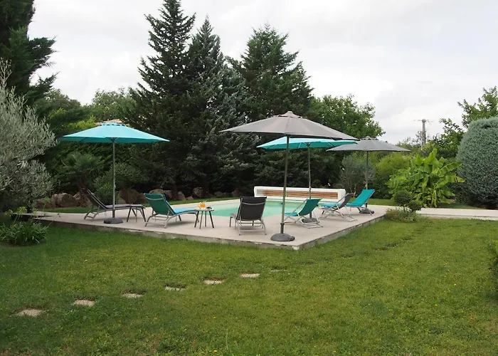 Villa Aux Cyprès Du Sud : Et Montagne