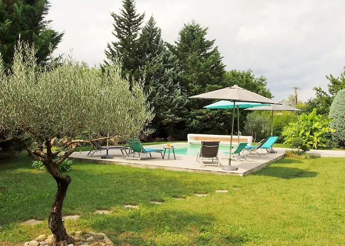 Villa Aux Cyprès Du Sud : Et Montagne *