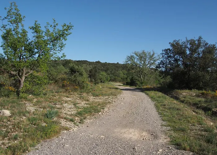 Aux Cyprès Du Sud : Et Montagne Villa *