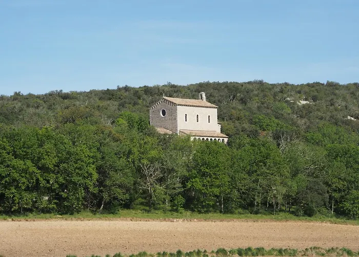 Aux Cyprès Du Sud : Et Montagne *