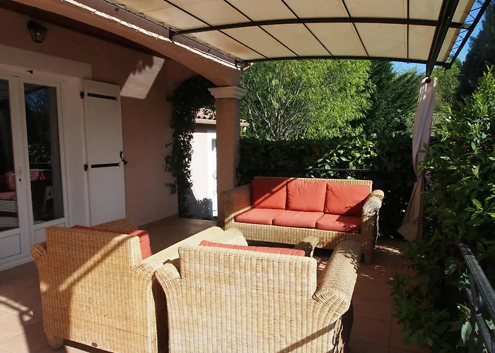Villa Aux Cyprès Du Sud : Et Montagne Logrian-et-Comiac-de-Florian