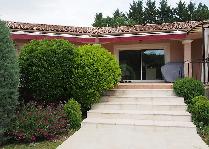 Villa Aux Cyprès Du Sud : Et Montagne *