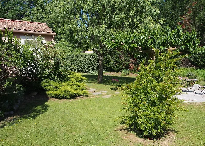Villa Aux Cyprès Du Sud : Et Montagne